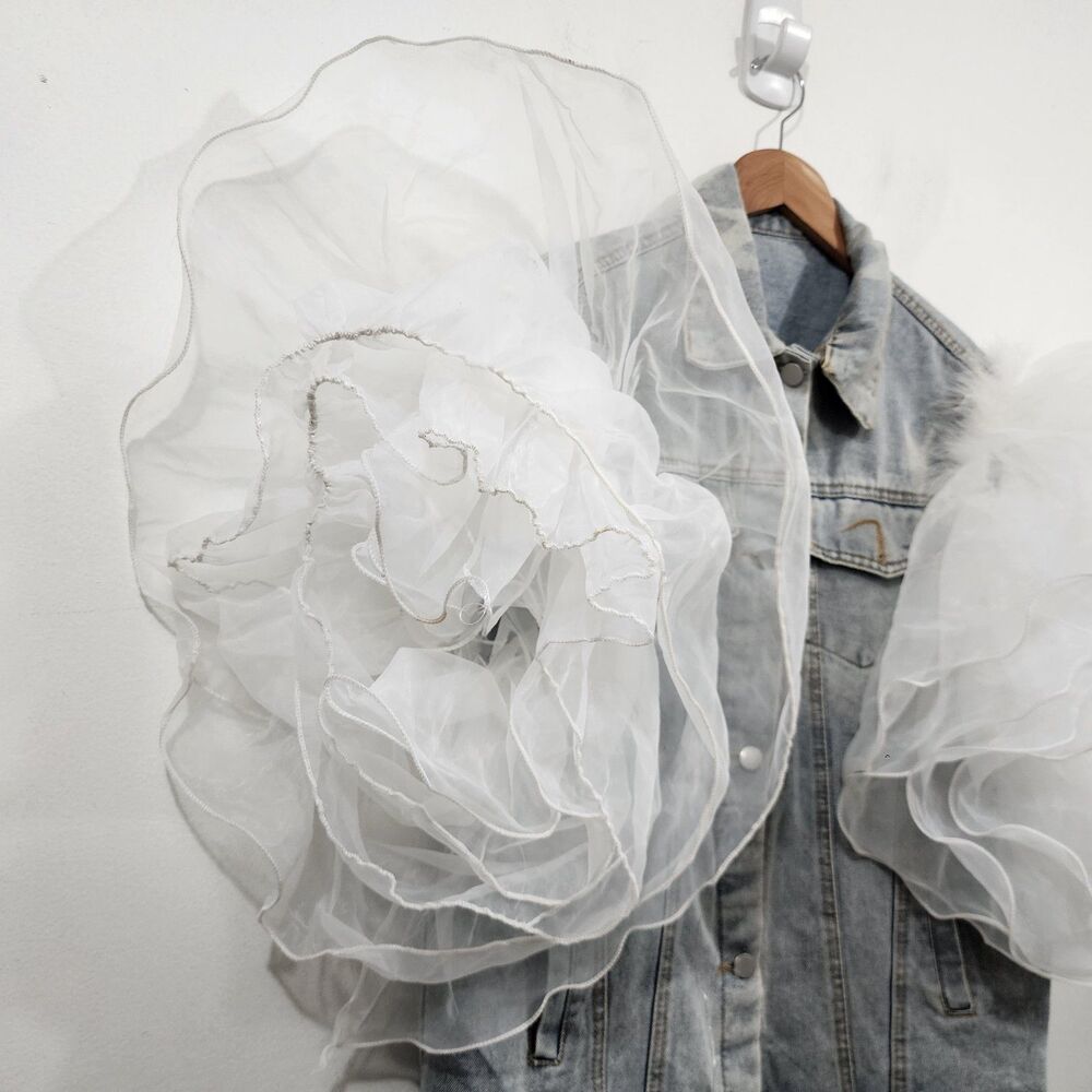 Upclycled Bujtton-front denim vest oversized white tulle ruffle sleeves Size L - Picture 3 of 16
